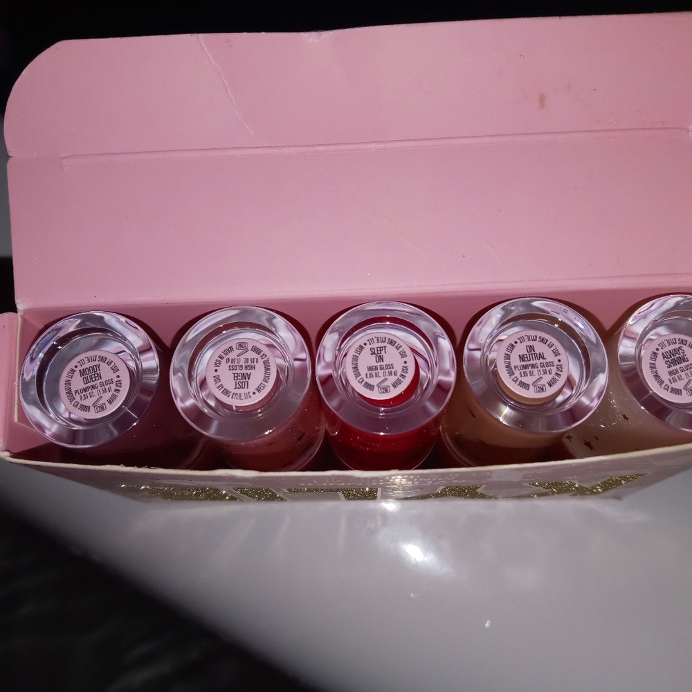 Kylie lip gloss